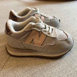 New Balance Girl Sneakers size 6